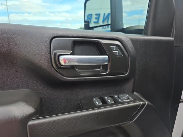 2022 Chevrolet Silverado Custom