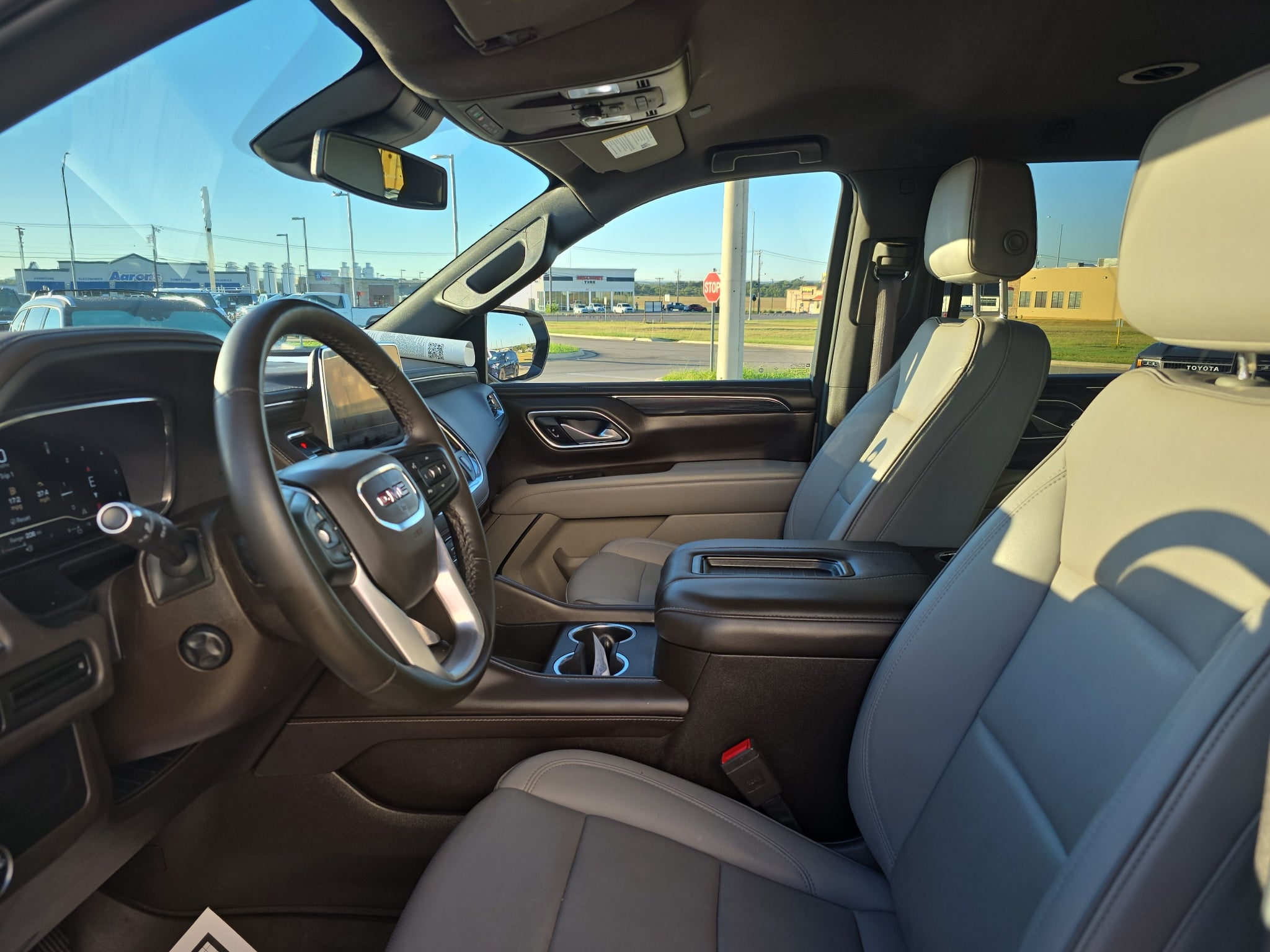 2024 GMC Yukon XL SLT