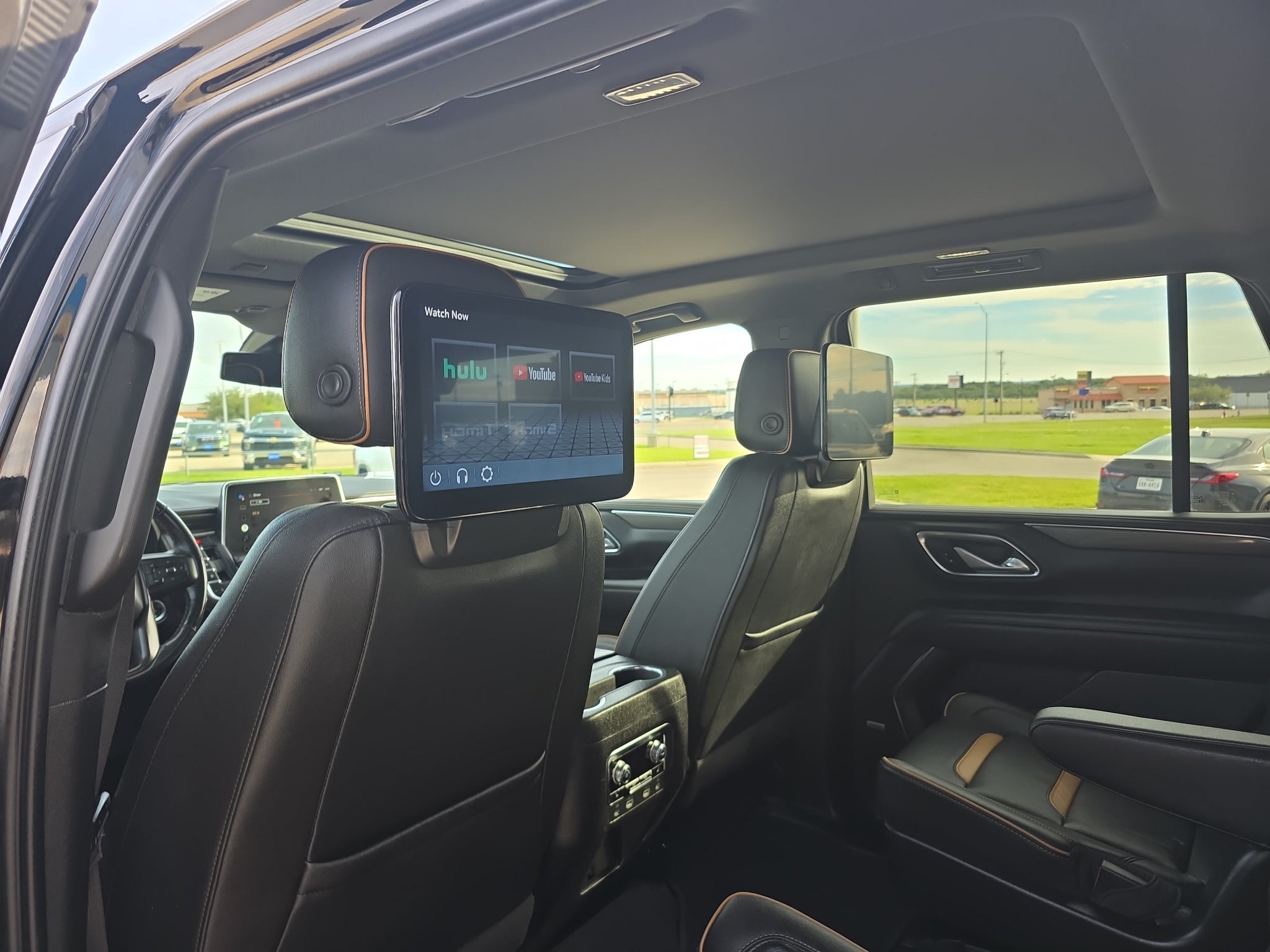 2022 GMC Yukon AT4 - Photo 17
