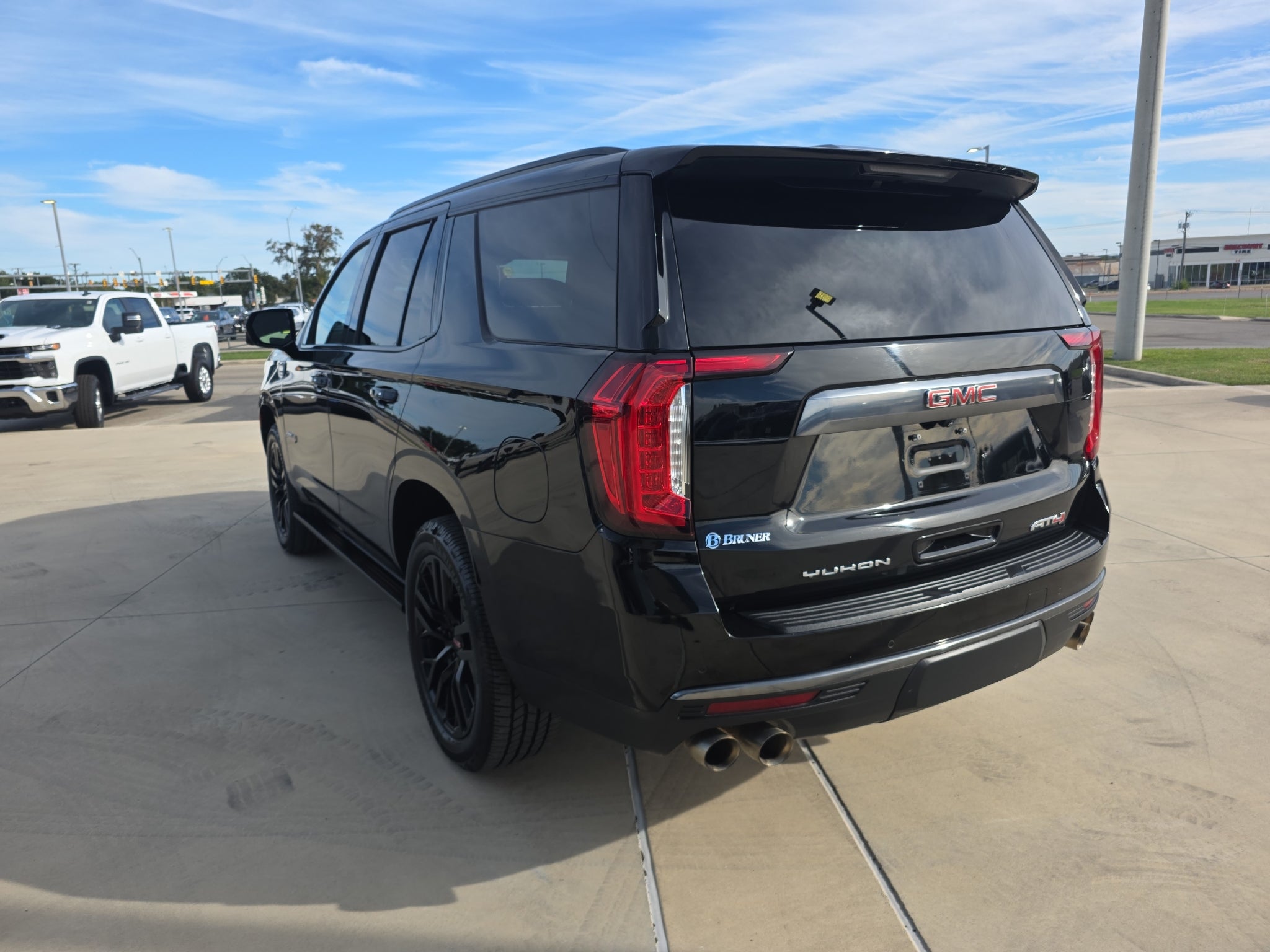 2022 GMC Yukon AT4 - Photo 18