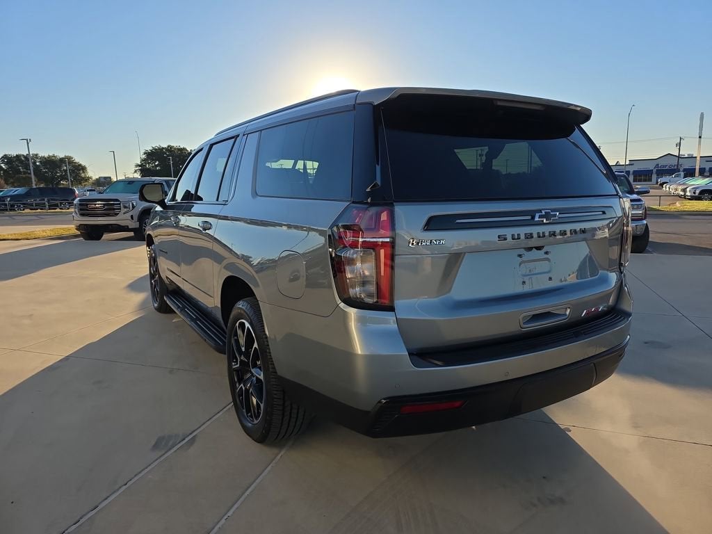 2023 Chevrolet Suburban RST