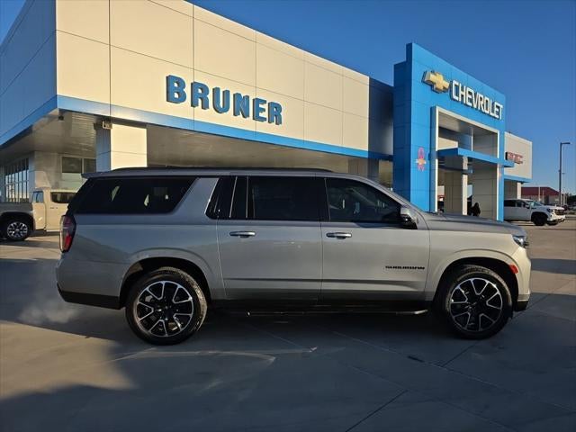 2023 Chevrolet Suburban RST