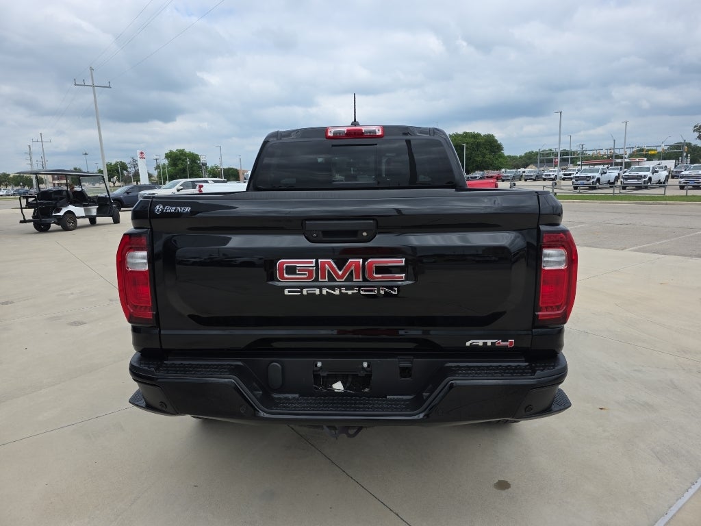 2023 GMC Canyon 4WD AT4