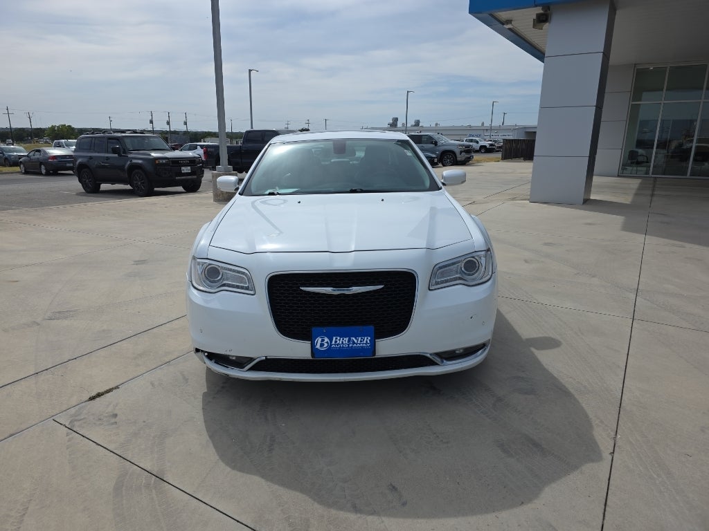Used 2015 Chrysler 300 Limited with VIN 2C3CCAAG9FH830152 for sale in Early, TX