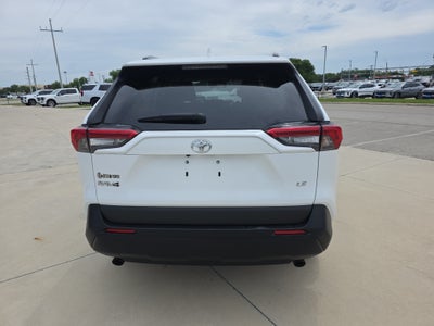 2020 Toyota RAV4 LE
