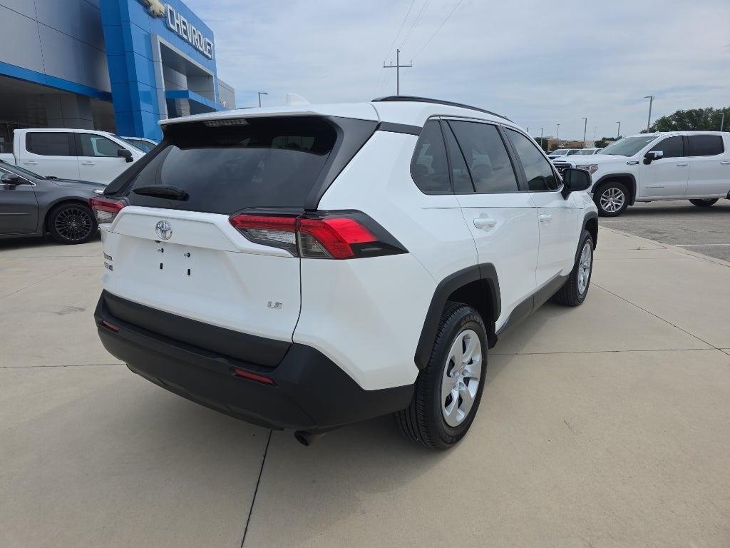2020 Toyota RAV4 LE