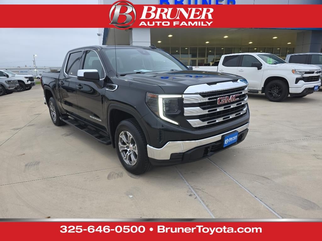 2023 GMC Sierra 4WD Crew Cab Short Box SLE's photo