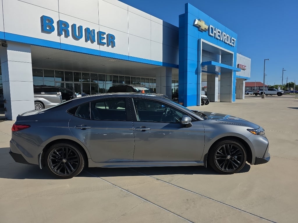 2025 Toyota Camry Hybrid SE