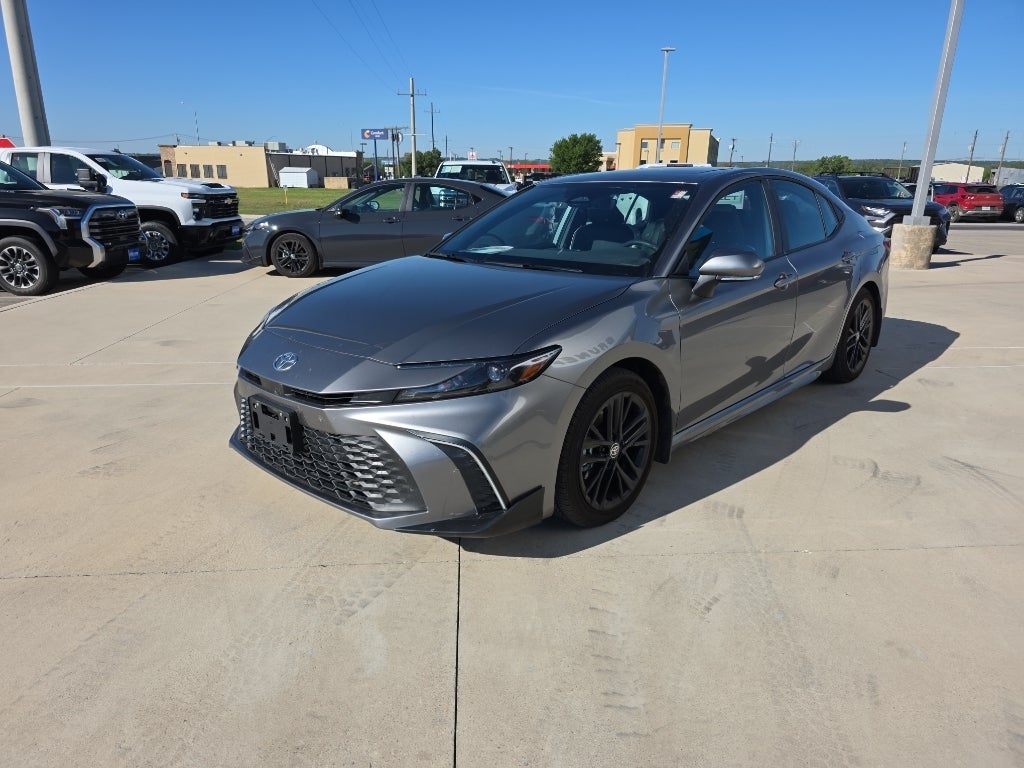 2025 Toyota Camry Hybrid SE
