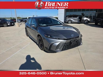 2025 Toyota Camry Hybrid SE