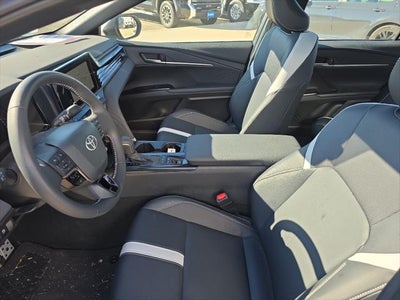 2025 Toyota Camry Hybrid SE