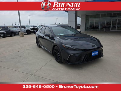 2025 Toyota Camry Hybrid SE