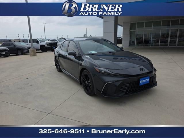 2025 Toyota Camry Hybrid SE