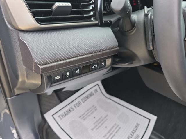 2025 Toyota Camry Hybrid SE