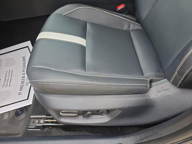 2025 Toyota Camry Hybrid SE