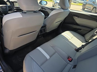 2026 Toyota Camry Hybrid SE