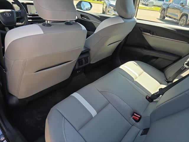 2026 Toyota Camry Hybrid SE