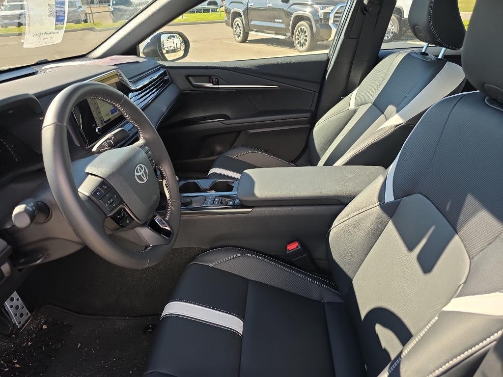 2026 Toyota Camry Hybrid SE