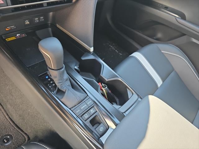 2026 Toyota Camry Hybrid SE