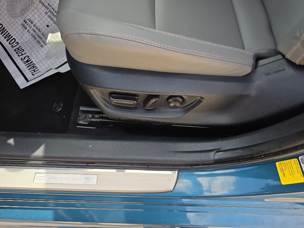 2025 Toyota Camry Hybrid SE