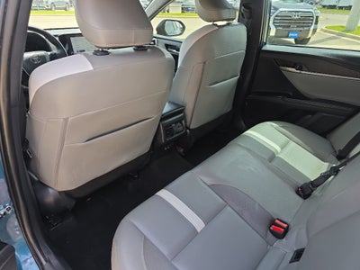 2025 Toyota Camry Hybrid SE