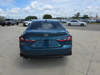 2025 Toyota Camry Hybrid SE
