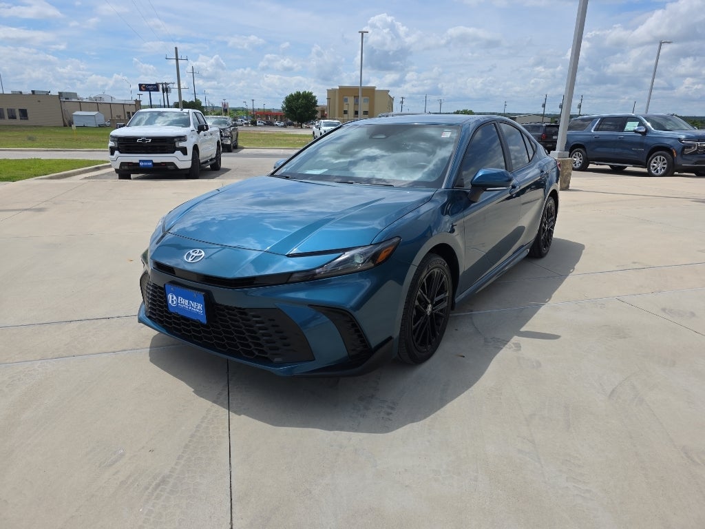 2025 Toyota Camry Hybrid SE