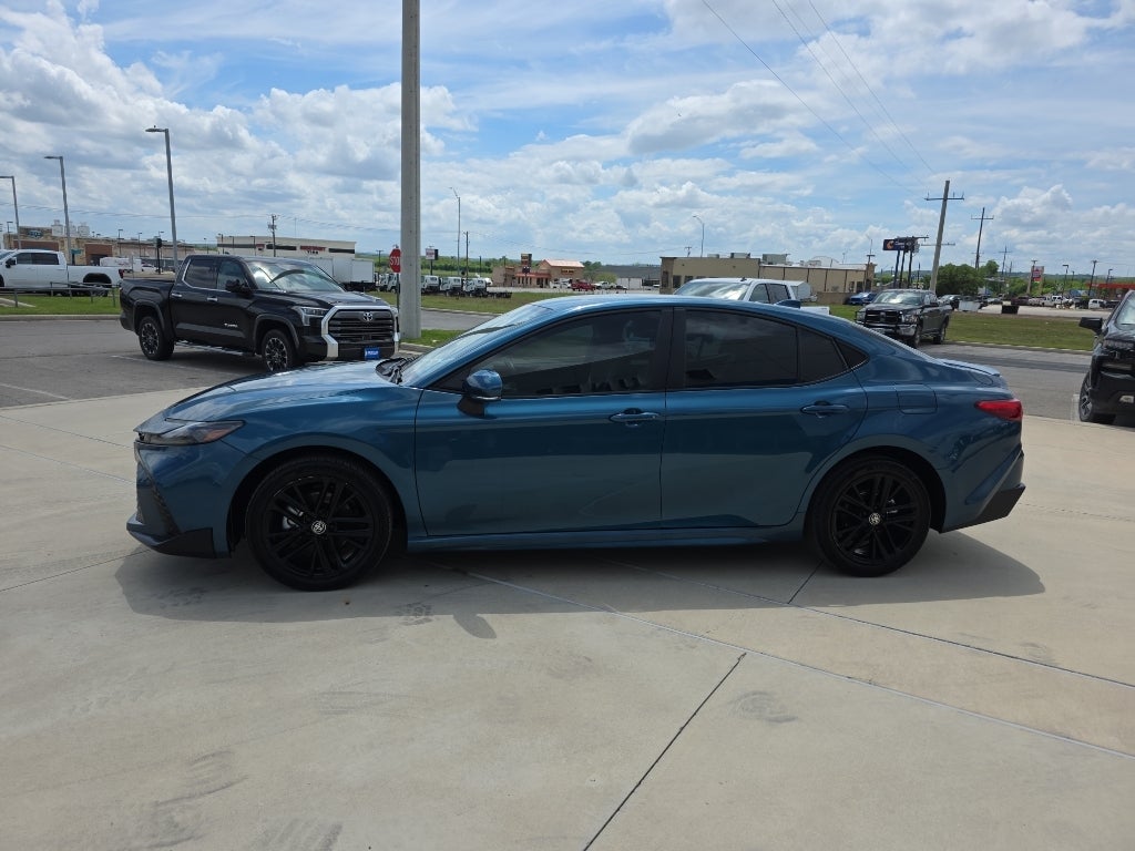 2025 Toyota Camry Hybrid SE