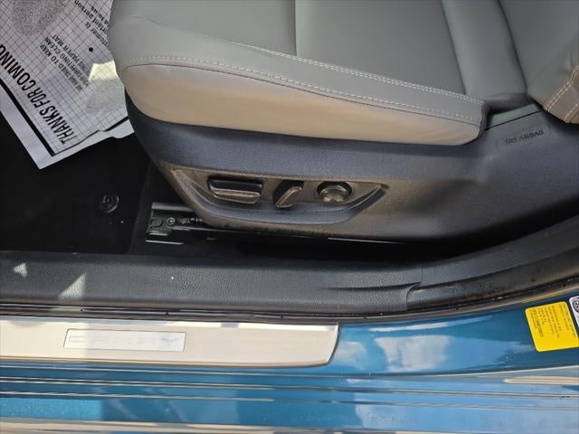 2025 Toyota Camry Hybrid SE