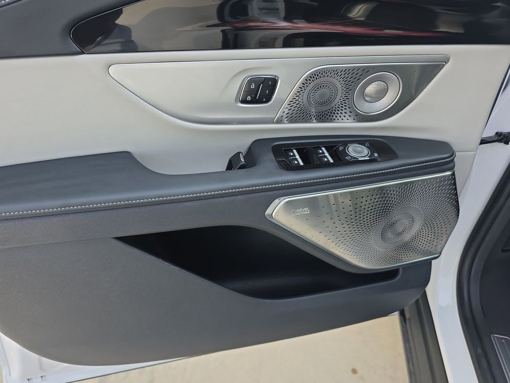 2025 Lincoln Nautilus Reserve