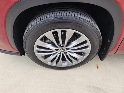 2021 Toyota Highlander Hybrid Platinum