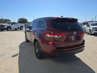 2017 Toyota Highlander SE