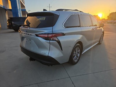 2022 Toyota Sienna XLE