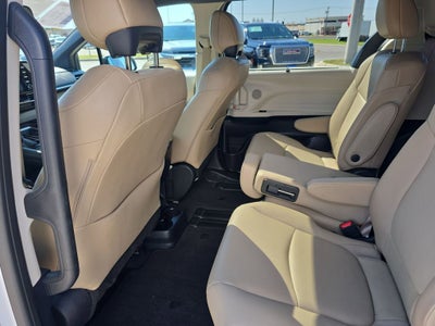 2023 Toyota Sienna XLE