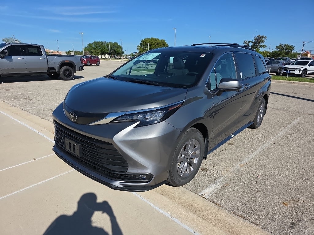 2026 Toyota Sienna XLE