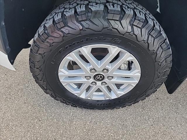 2022 Toyota Tundra 4WD SR5