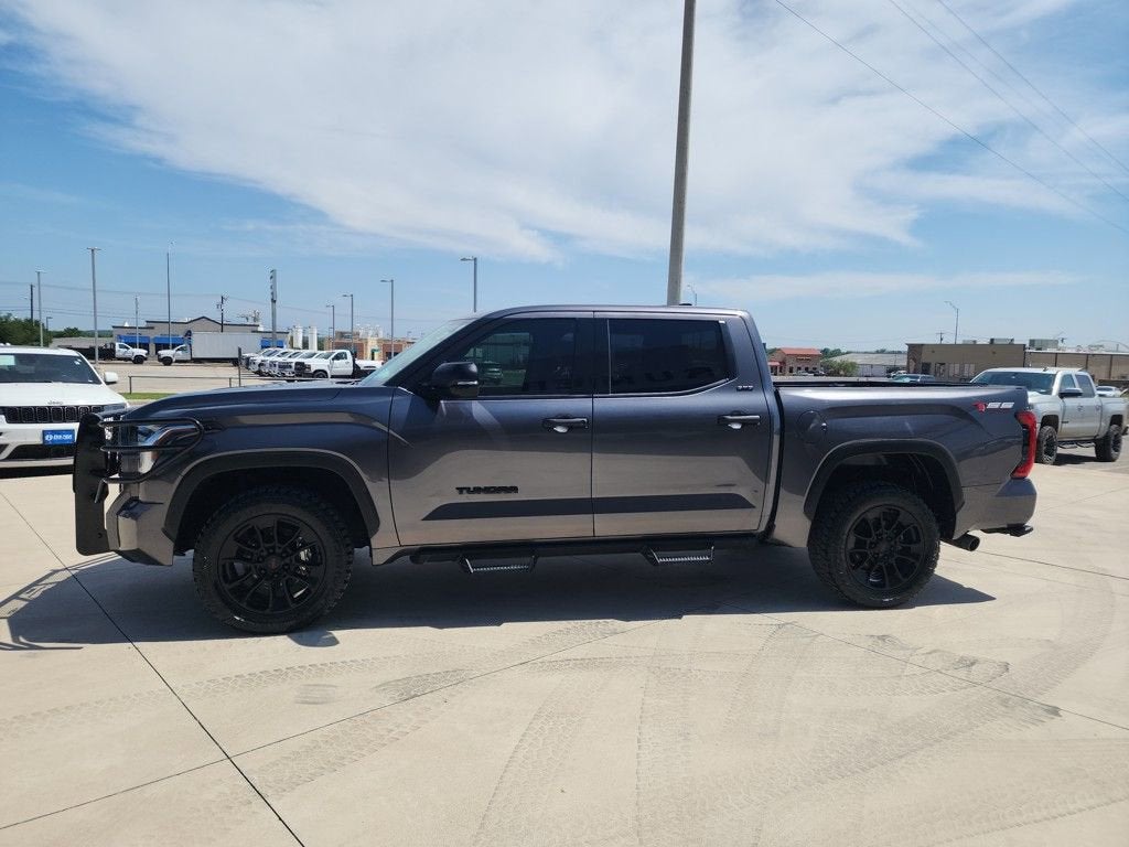 2023 Toyota Tundra 4WD SR5