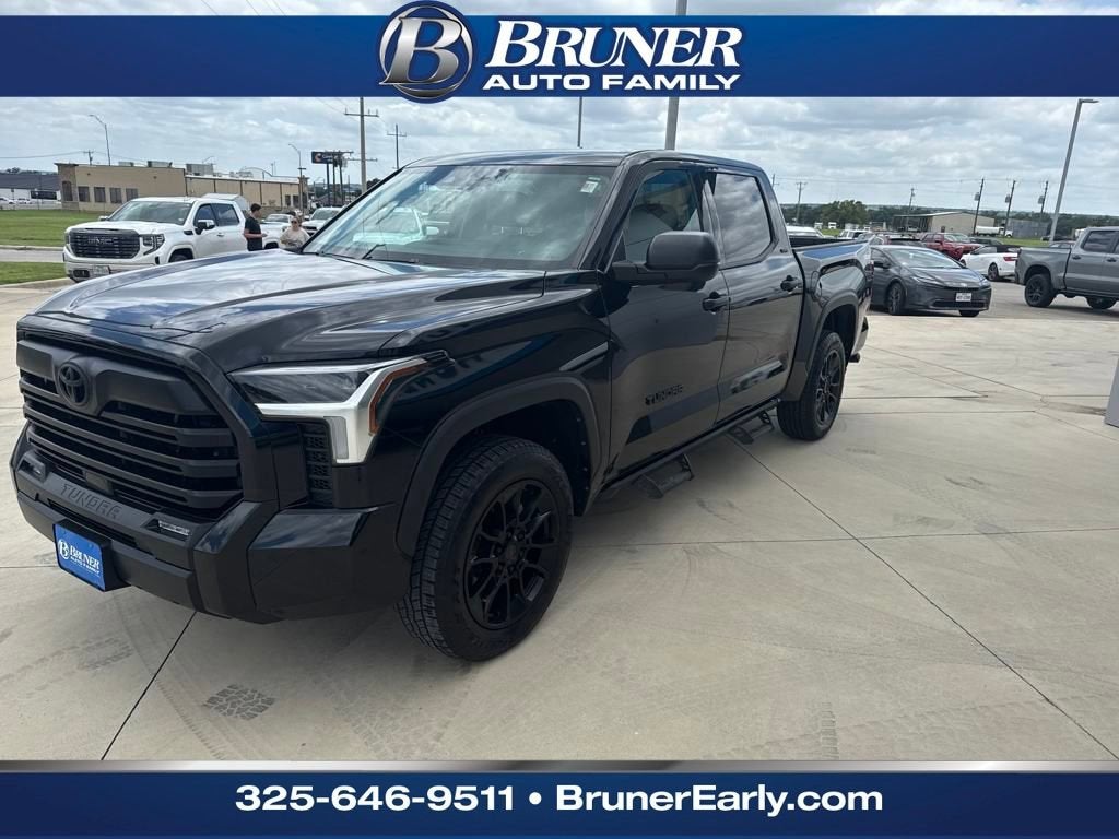 2023 Toyota Tundra 4WD SR5
