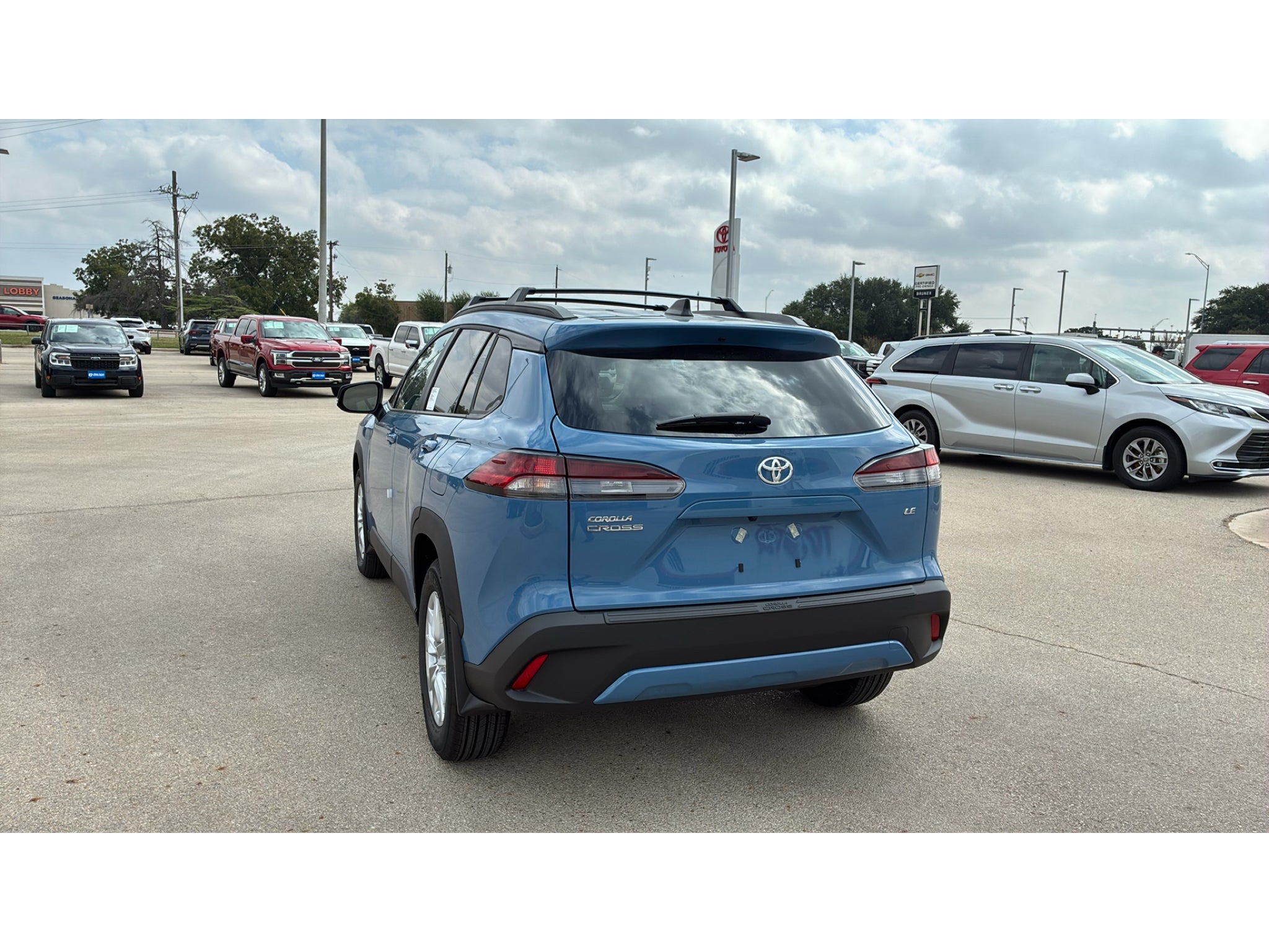 2026 Toyota Corolla Cross LE