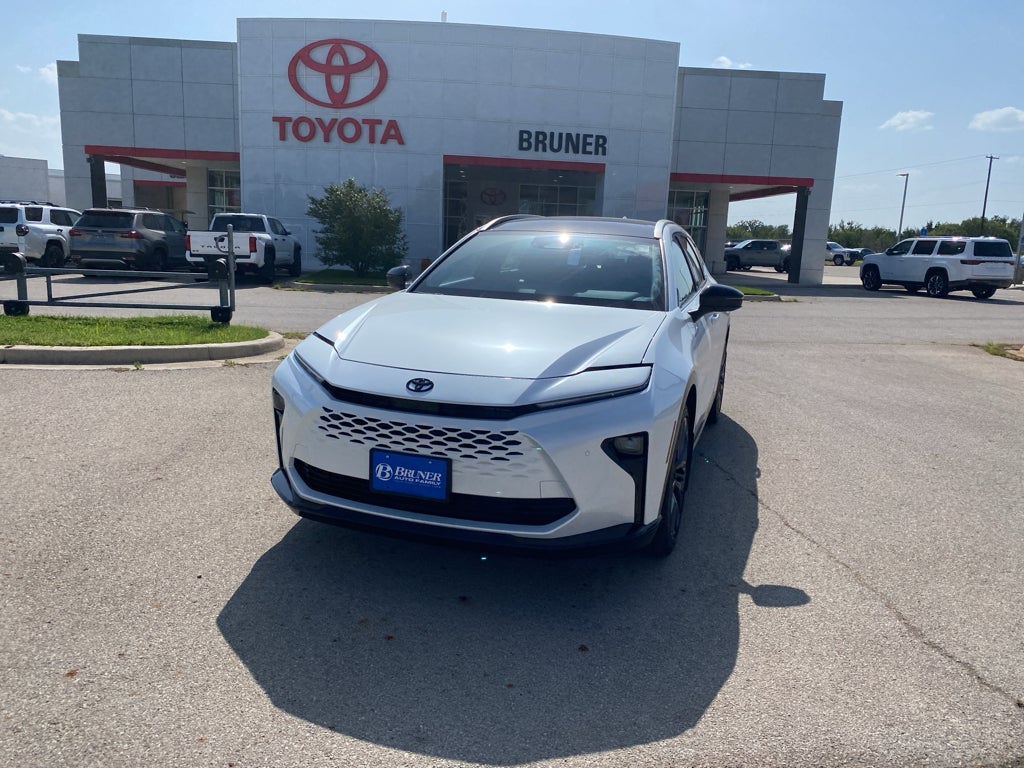 2026 Toyota Toyota Crown Signia Limited