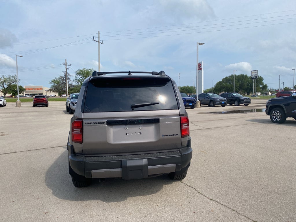 2026 Toyota Land Cruiser 4WD (Natl)