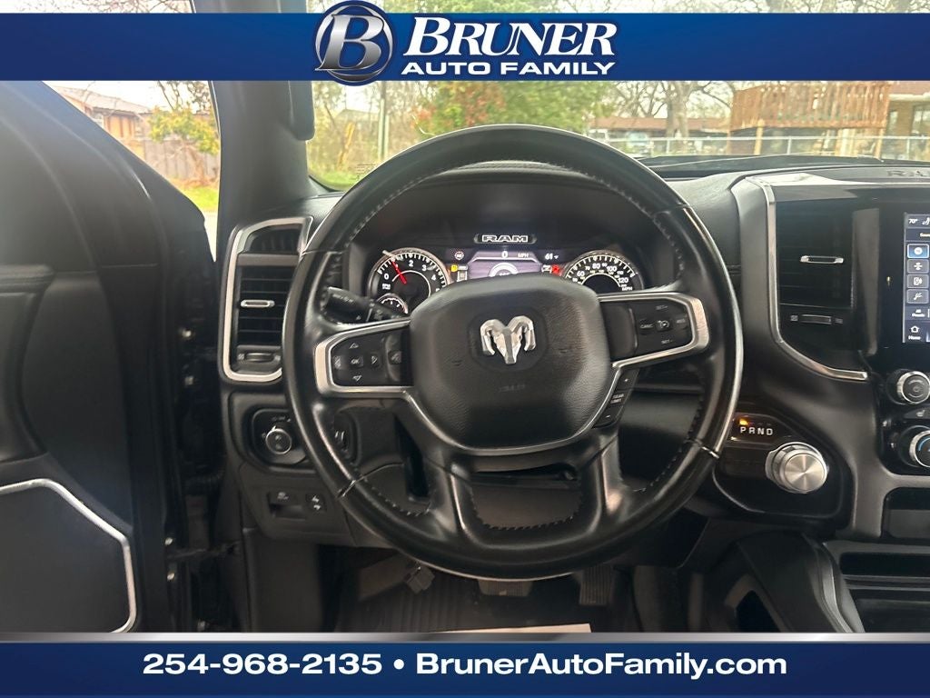 2022 RAM 1500 Laramie Crew Cab 4x2 5'7' Box