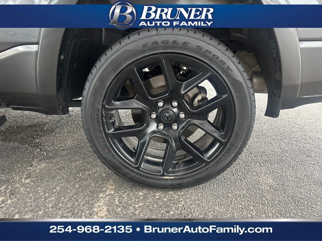 2022 RAM 1500 Laramie Crew Cab 4x2 5'7' Box