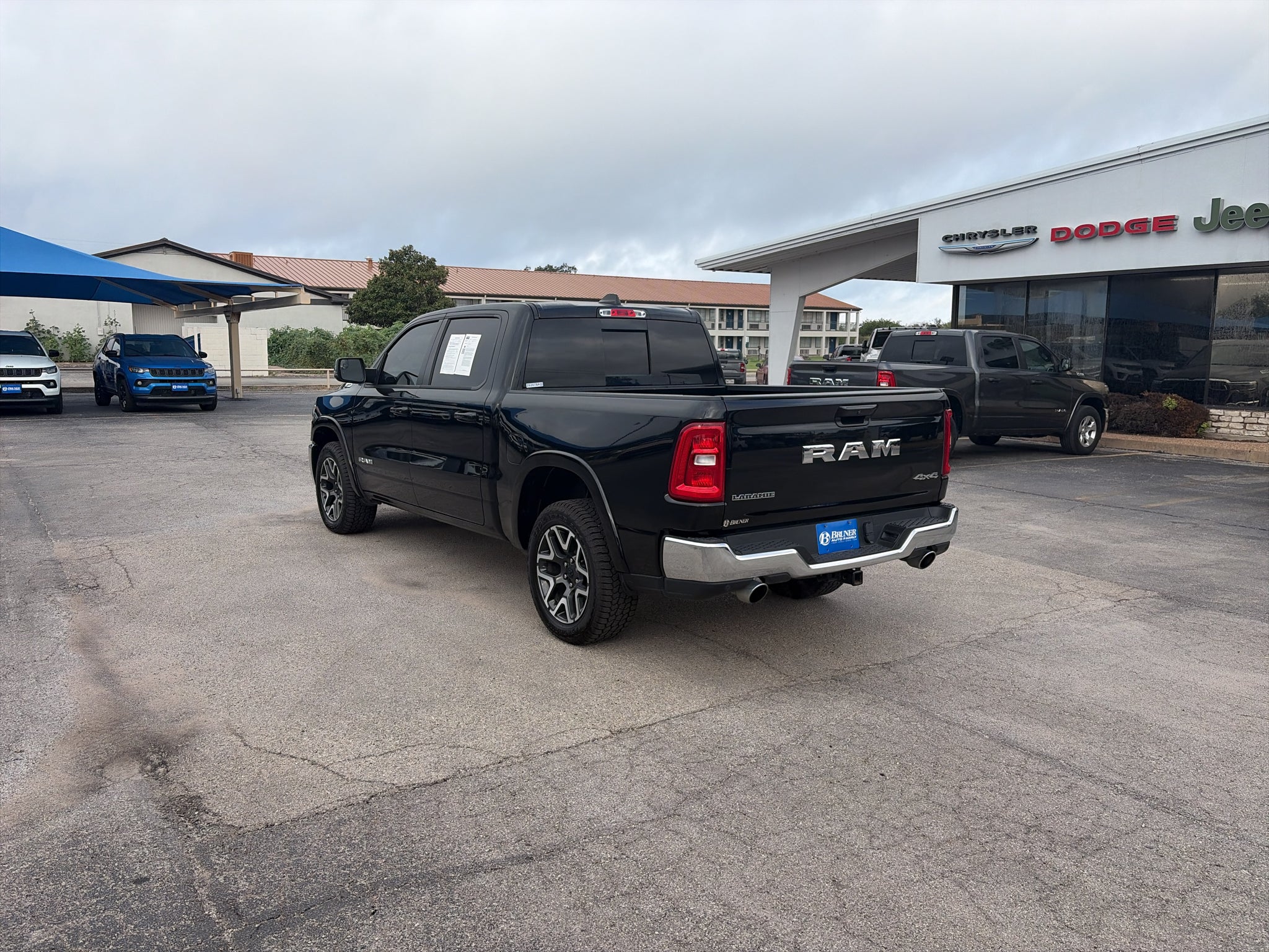 2025 RAM 1500 Laramie Crew Cab 4x4 5'7' Box