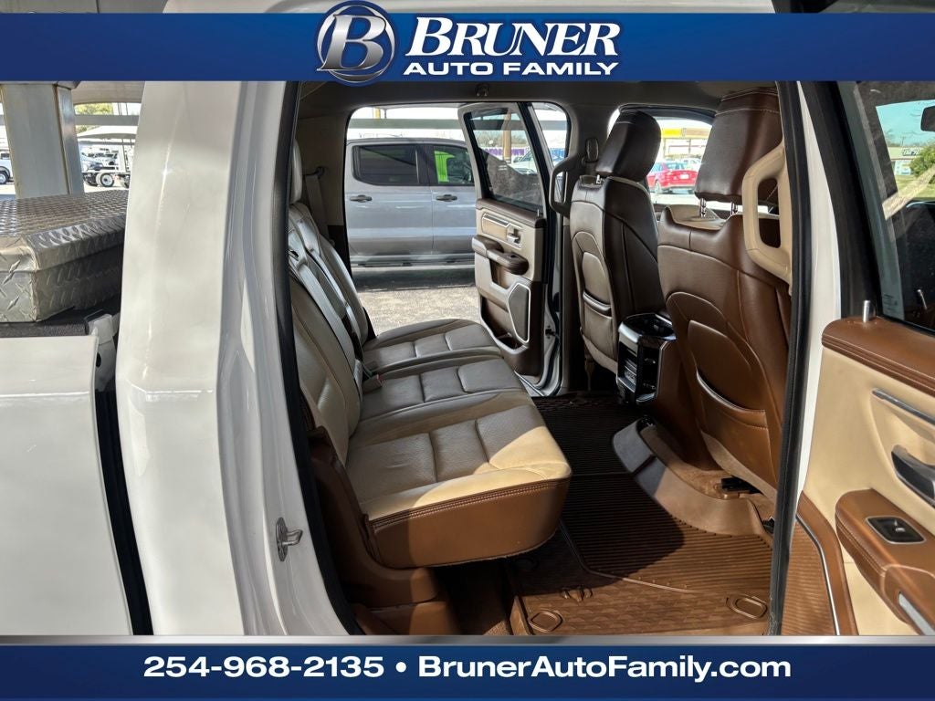 2020 RAM 1500 Laramie Crew Cab 4x4 5'7' Box