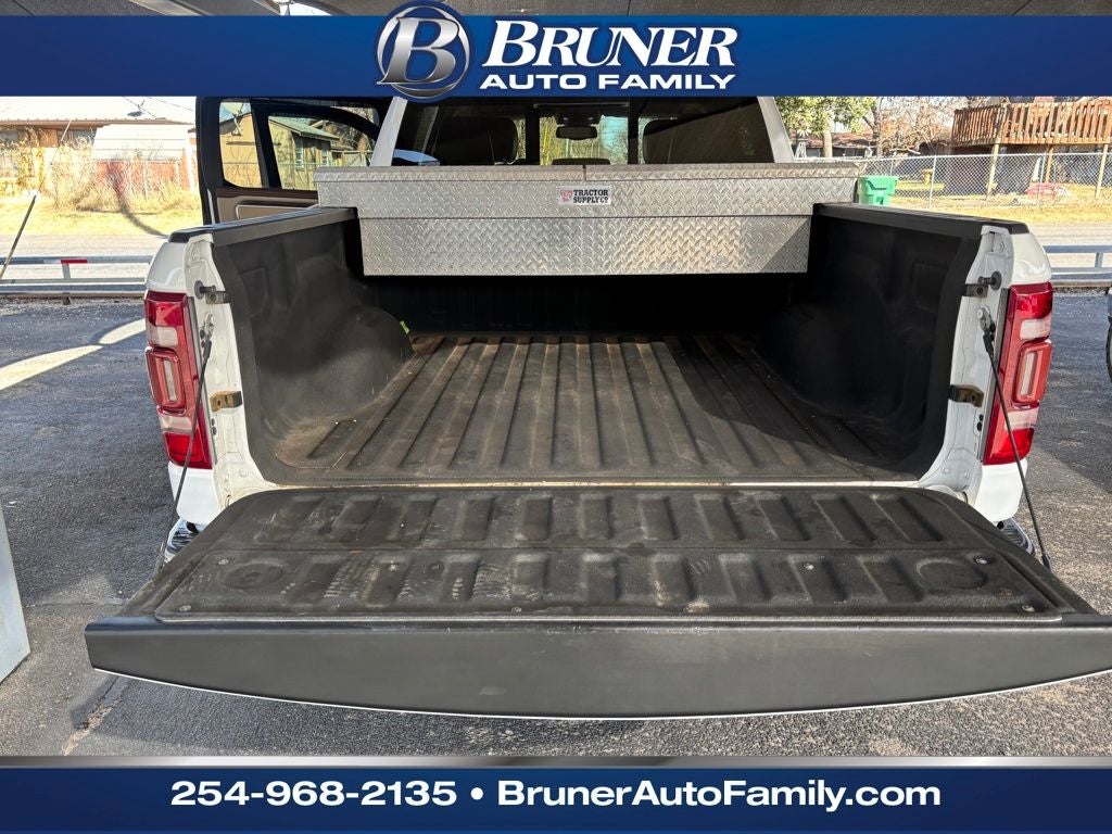 2020 RAM 1500 Laramie Crew Cab 4x4 5'7' Box