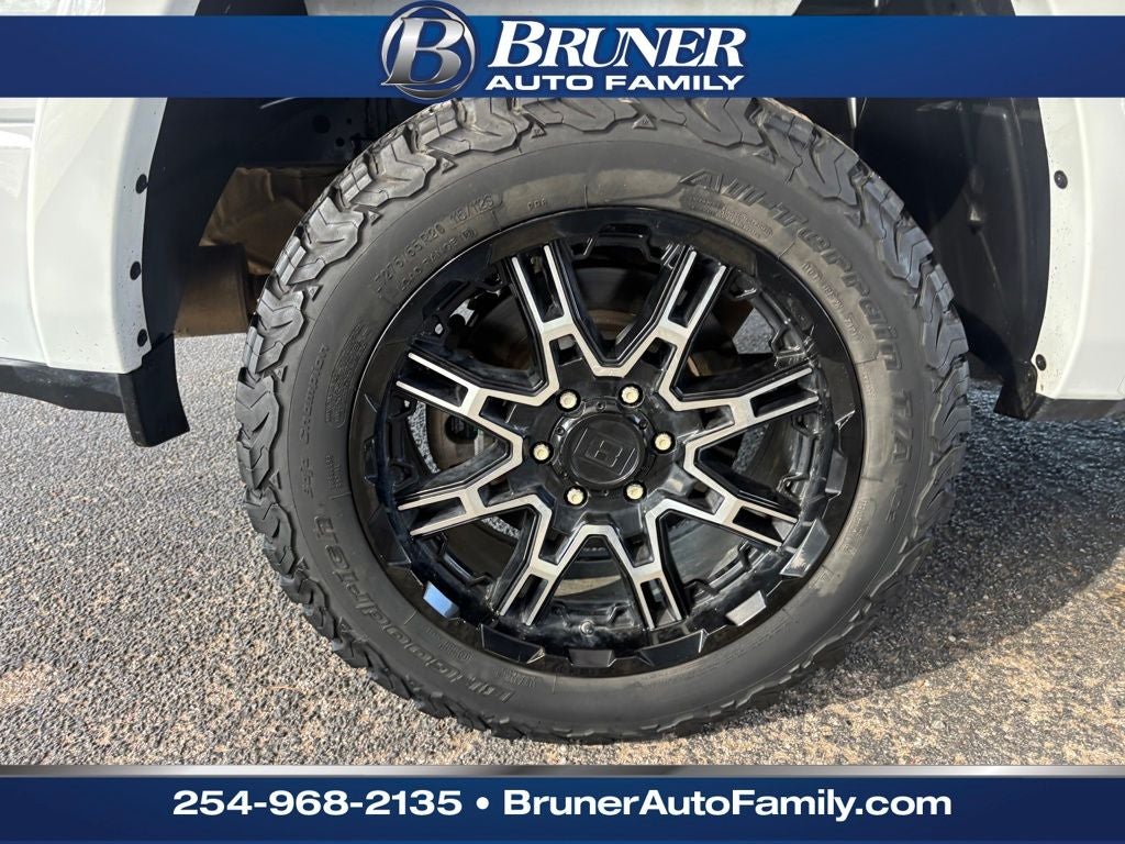 2020 RAM 1500 Laramie Crew Cab 4x4 5'7' Box