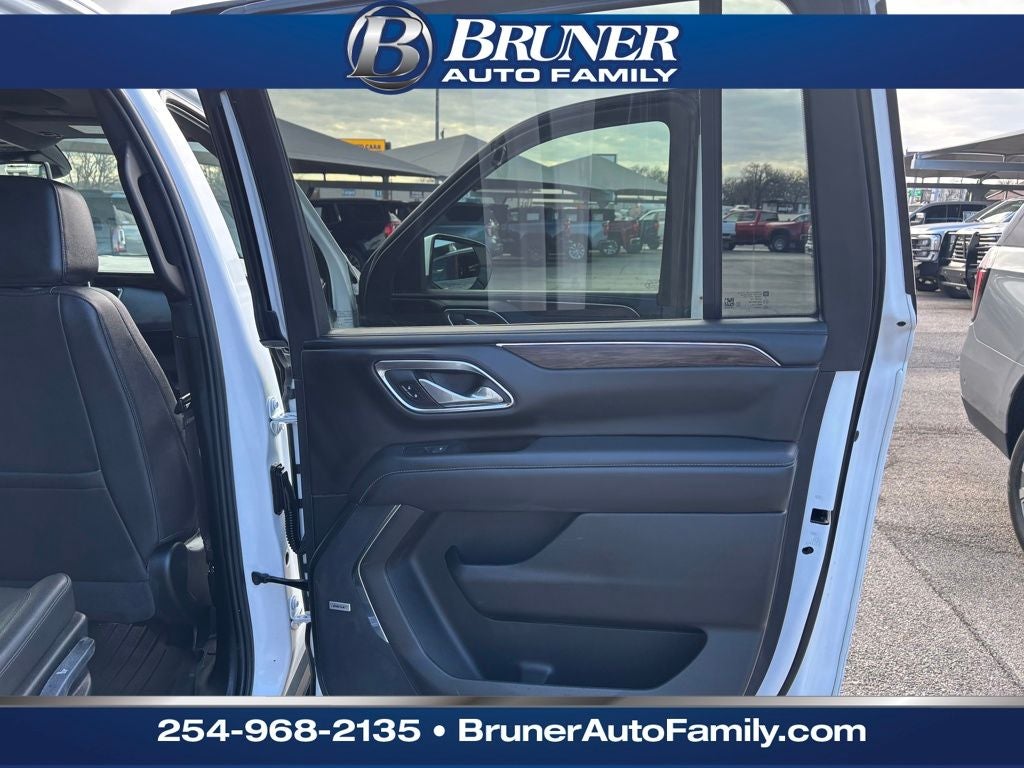 2023 Chevrolet Suburban 4WD LT