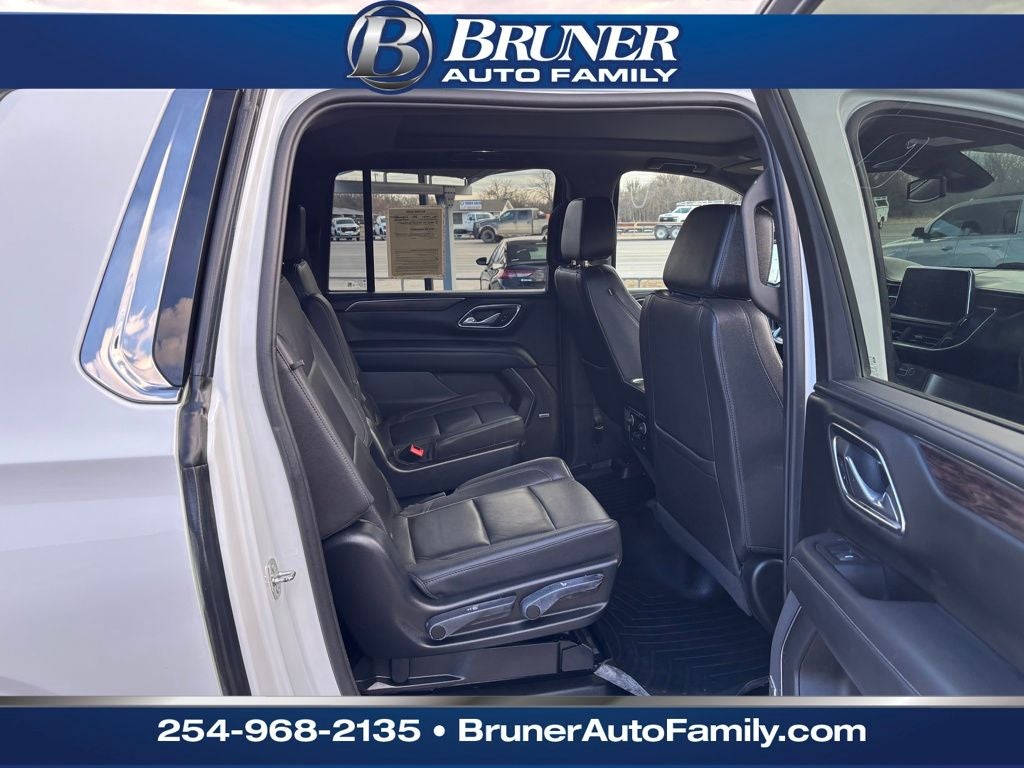 2023 Chevrolet Suburban 4WD LT