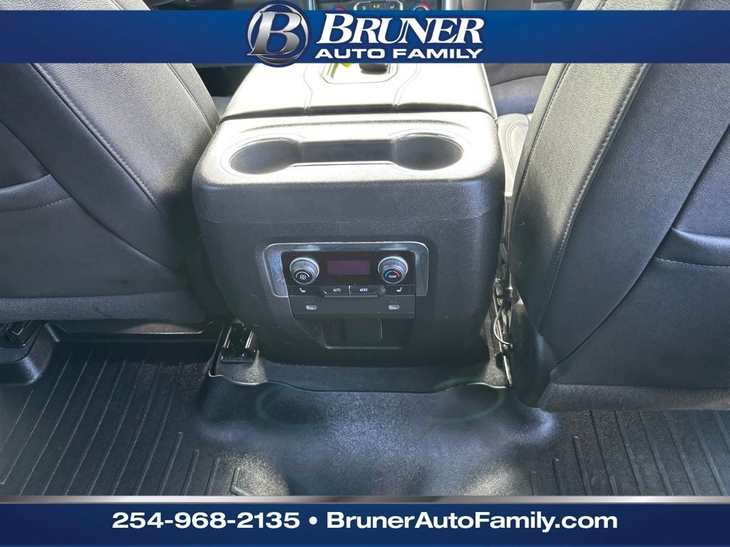 2023 Chevrolet Suburban 4WD LT